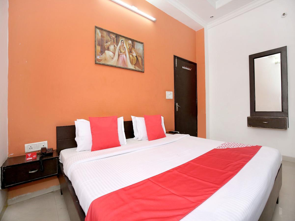 Oyo 12972 Hotel Krishna Castle Amritsar Exterior foto
